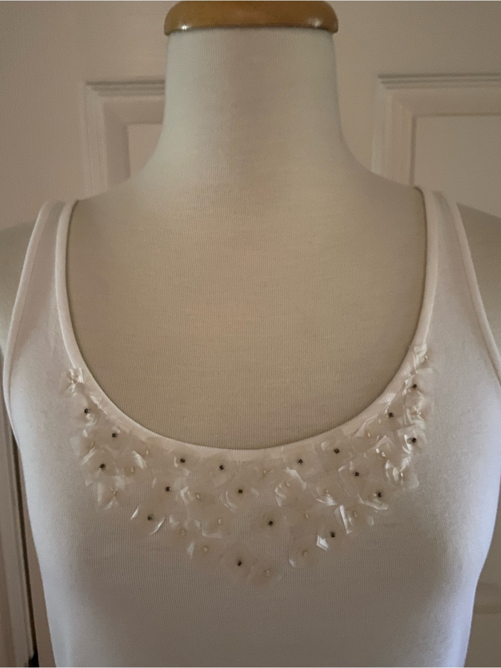 Women’s Medium M White Cotton Spandex Embellished Scoop Neck Tank Top NWOT